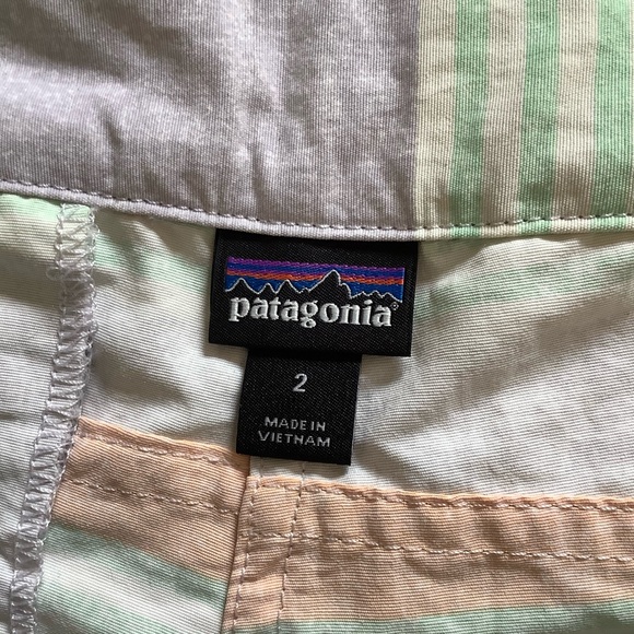 Patagonia Women’s 5” Wavefarer Boardshorts - Picture 3 of 4
